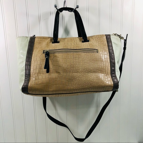 Beautiful guess beige purse. - Picture 2 of 4